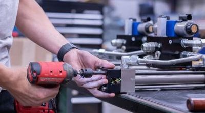 Enhancing Manufacturing Efficiency with Smart Hydraulic Power Units